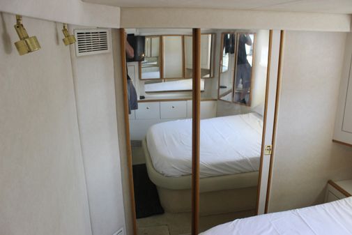 Sea Ray 420 Aft Cabin image