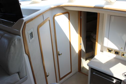 Sea Ray 420 Aft Cabin image