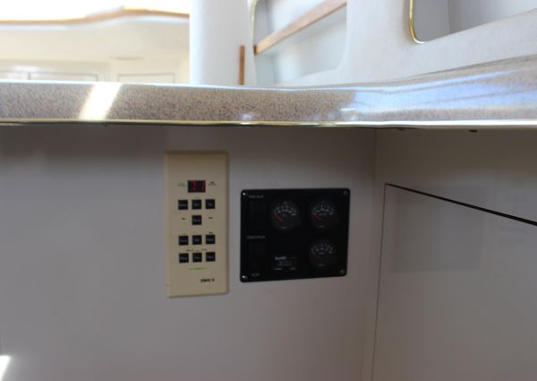 Sea Ray 420 Aft Cabin image