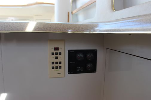 Sea Ray 420 Aft Cabin image