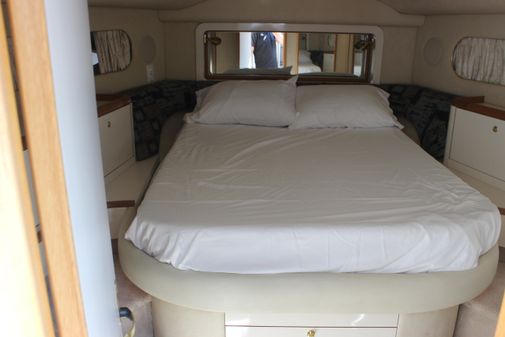 Sea Ray 420 Aft Cabin image