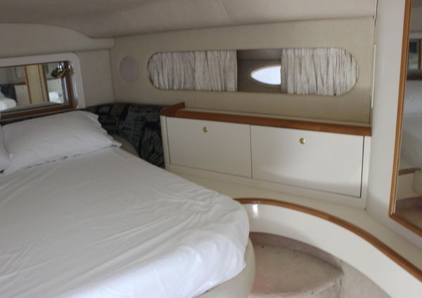 Sea Ray 420 Aft Cabin image