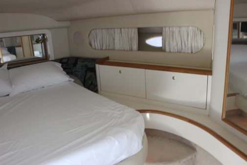 Sea Ray 420 Aft Cabin image