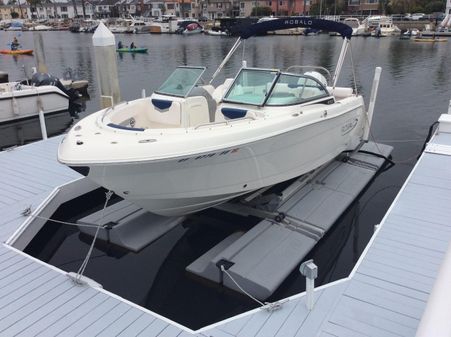 Robalo R227 Dual Console image