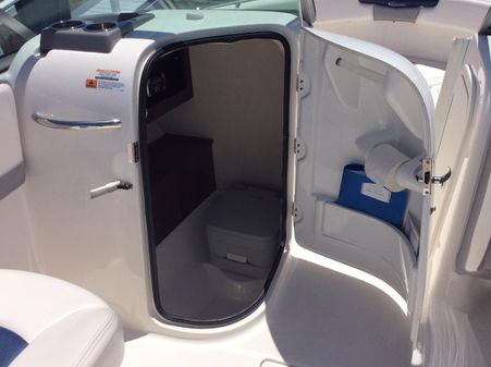 Robalo R227 Dual Console image