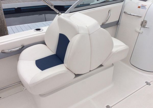 Robalo R227 Dual Console image