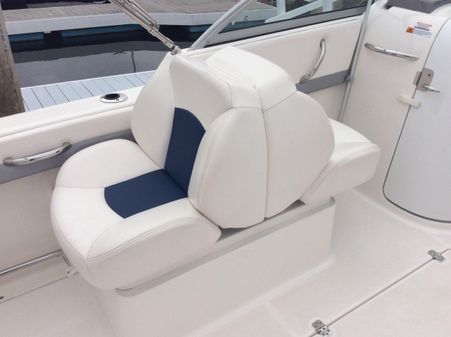 Robalo R227 Dual Console image