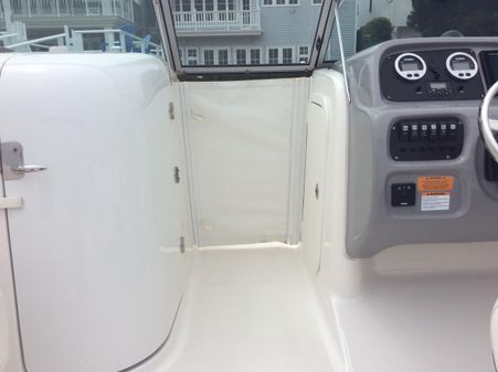 Robalo R227 Dual Console image