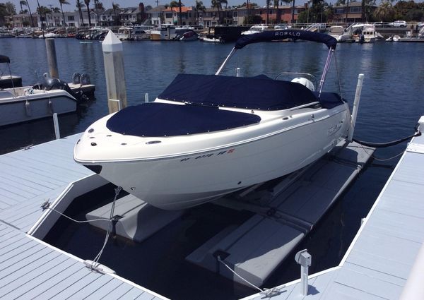 Robalo R227 Dual Console image