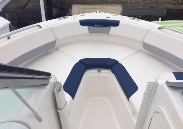 Robalo R227 Dual Console image