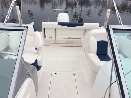 Robalo R227 Dual Console image