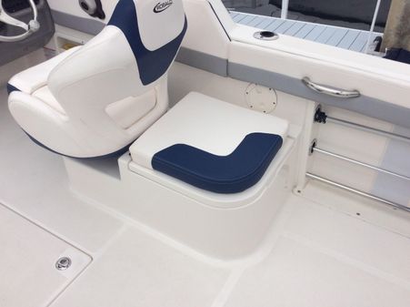 Robalo R227 Dual Console image