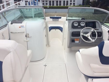 Robalo R227 Dual Console image