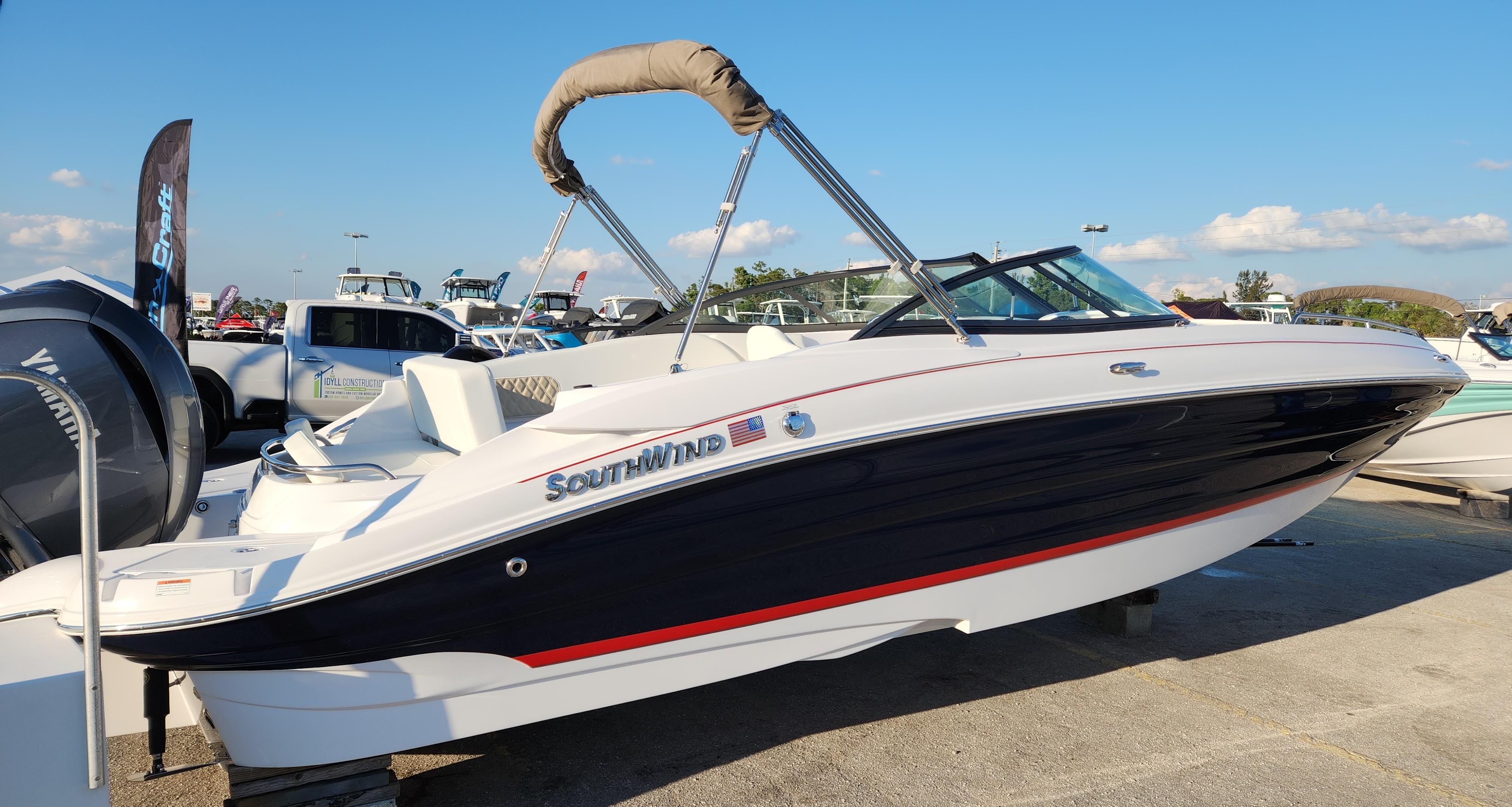 2025 SouthWind 2600 SD Naples, Florida - Wolcott Marine