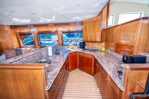 Hatteras RAISED-PILOTHOUSE-MOTORYACHT image