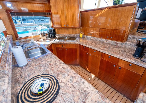 Hatteras RAISED-PILOTHOUSE-MOTORYACHT image