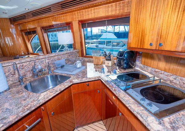 Hatteras RAISED-PILOTHOUSE-MOTORYACHT image