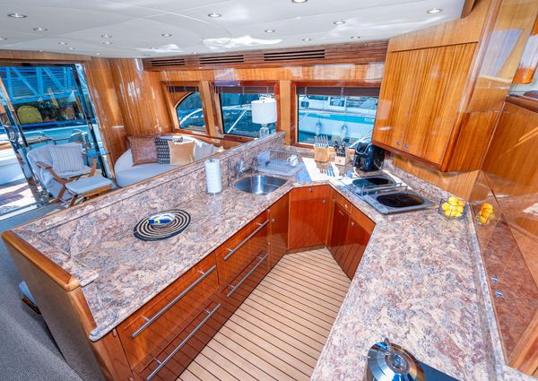 Hatteras RAISED-PILOTHOUSE-MOTORYACHT image