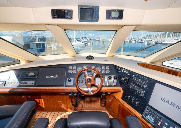 Hatteras RAISED-PILOTHOUSE-MOTORYACHT image