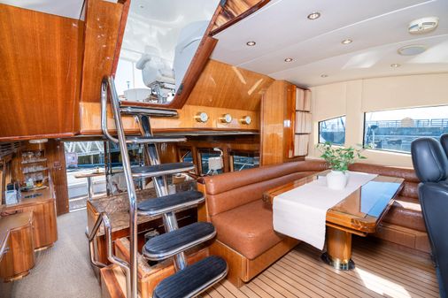 Hatteras RAISED-PILOTHOUSE-MOTORYACHT image