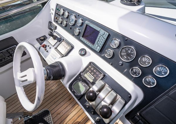 Hatteras RAISED-PILOTHOUSE-MOTORYACHT image