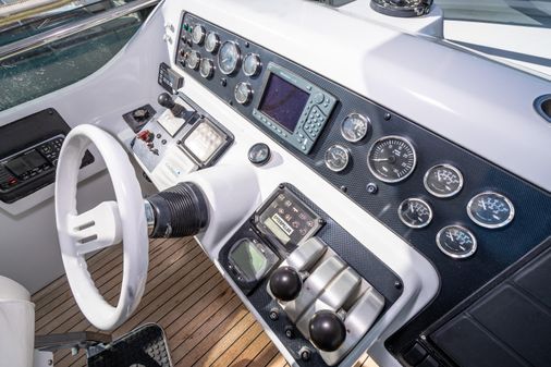 Hatteras RAISED-PILOTHOUSE-MOTORYACHT image