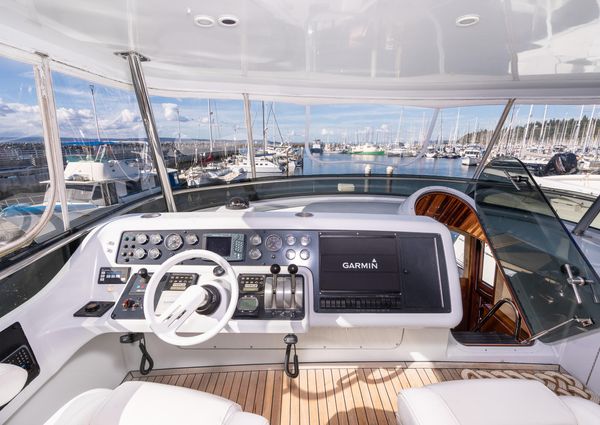 Hatteras RAISED-PILOTHOUSE-MOTORYACHT image