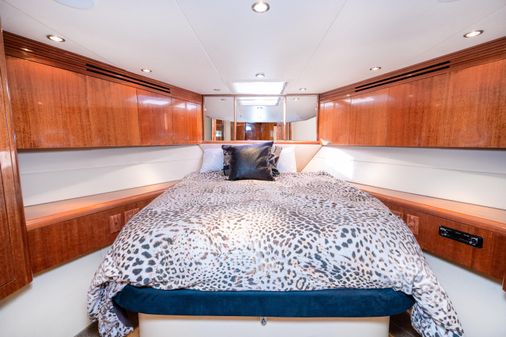 Hatteras RAISED-PILOTHOUSE-MOTORYACHT image