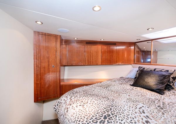 Hatteras RAISED-PILOTHOUSE-MOTORYACHT image