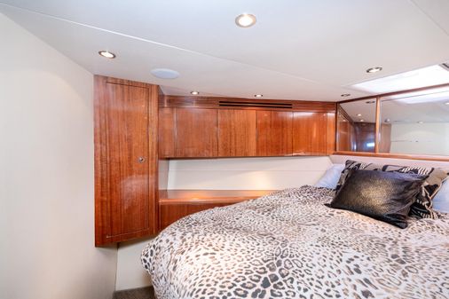 Hatteras RAISED-PILOTHOUSE-MOTORYACHT image