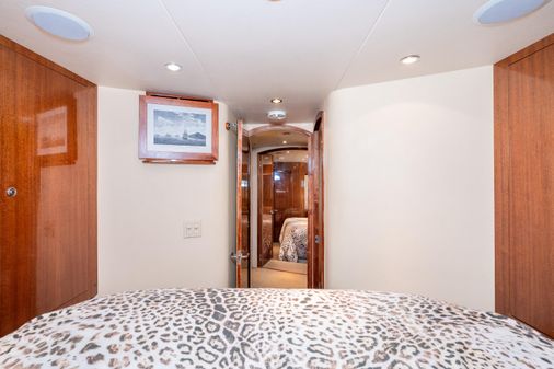 Hatteras RAISED-PILOTHOUSE-MOTORYACHT image