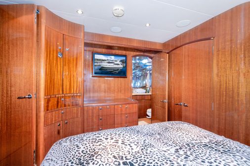 Hatteras RAISED-PILOTHOUSE-MOTORYACHT image