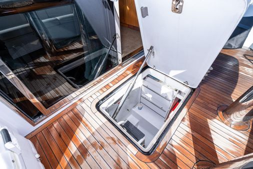 Hatteras RAISED-PILOTHOUSE-MOTORYACHT image