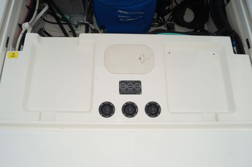 Boston Whaler 345 Conquest image
