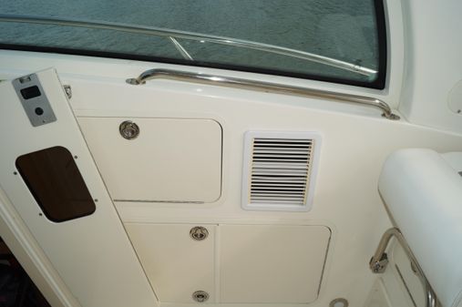 Boston Whaler 345 Conquest image