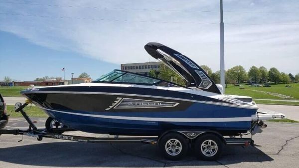 Regal 2300 RX Bowrider