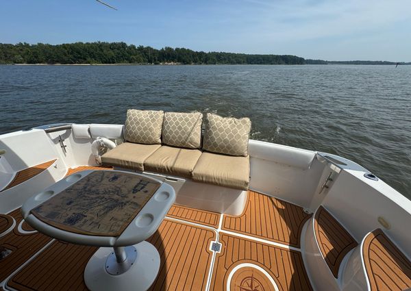 Carver 530-VOYAGER-PILOTHOUSE image