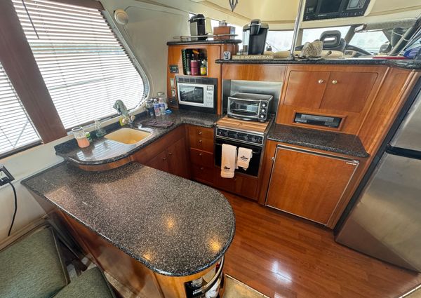 Carver 530-VOYAGER-PILOTHOUSE image