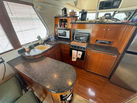 Carver 530 Voyager Pilothouse image