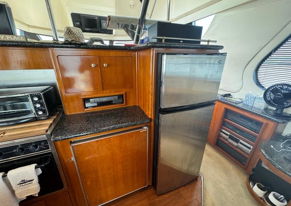 Carver 530-VOYAGER-PILOTHOUSE image