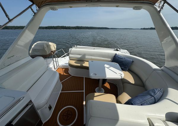 Carver 530-VOYAGER-PILOTHOUSE image