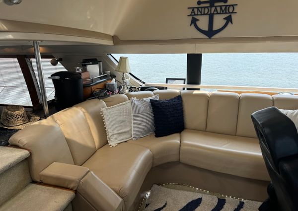 Carver 530-VOYAGER-PILOTHOUSE image