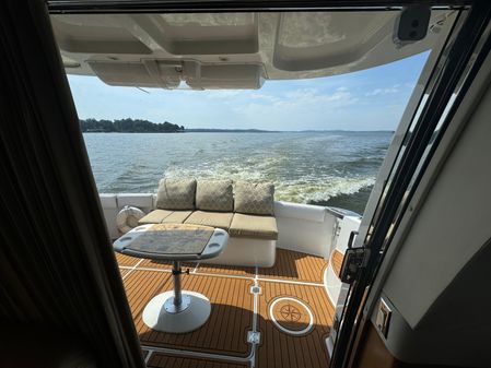 Carver 530 Voyager Pilothouse image