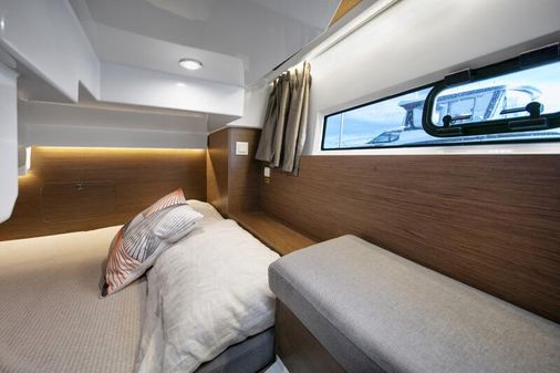 Jeanneau NC 895 Sport image