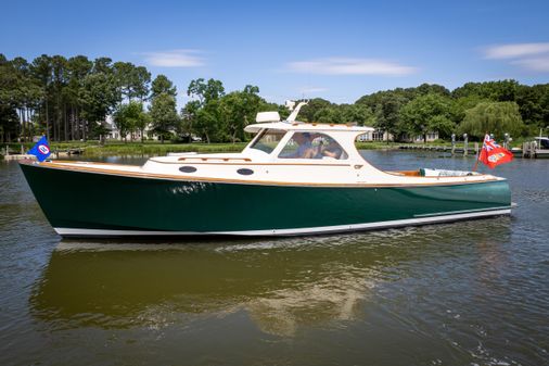 Hinckley Picnic Boat Classic image