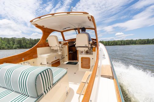 Hinckley Picnic Boat Classic image