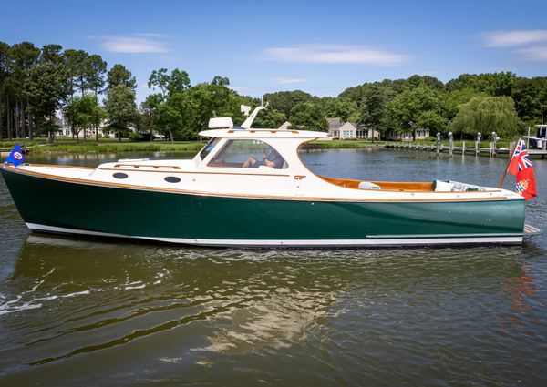 Hinckley Picnic Boat Classic image