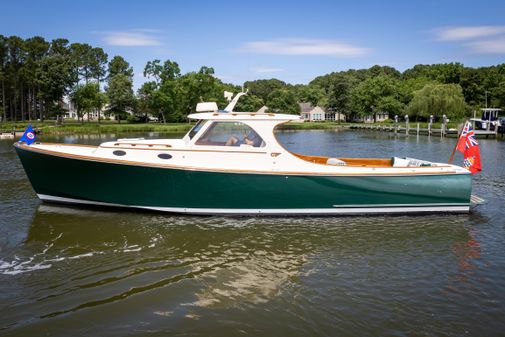 Hinckley Picnic Boat Classic image