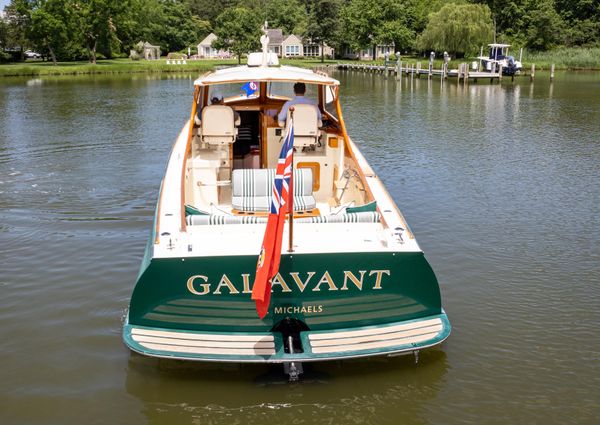 Hinckley Picnic Boat Classic image