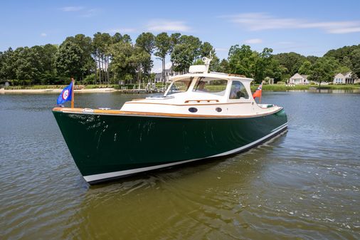 Hinckley Picnic Boat Classic image